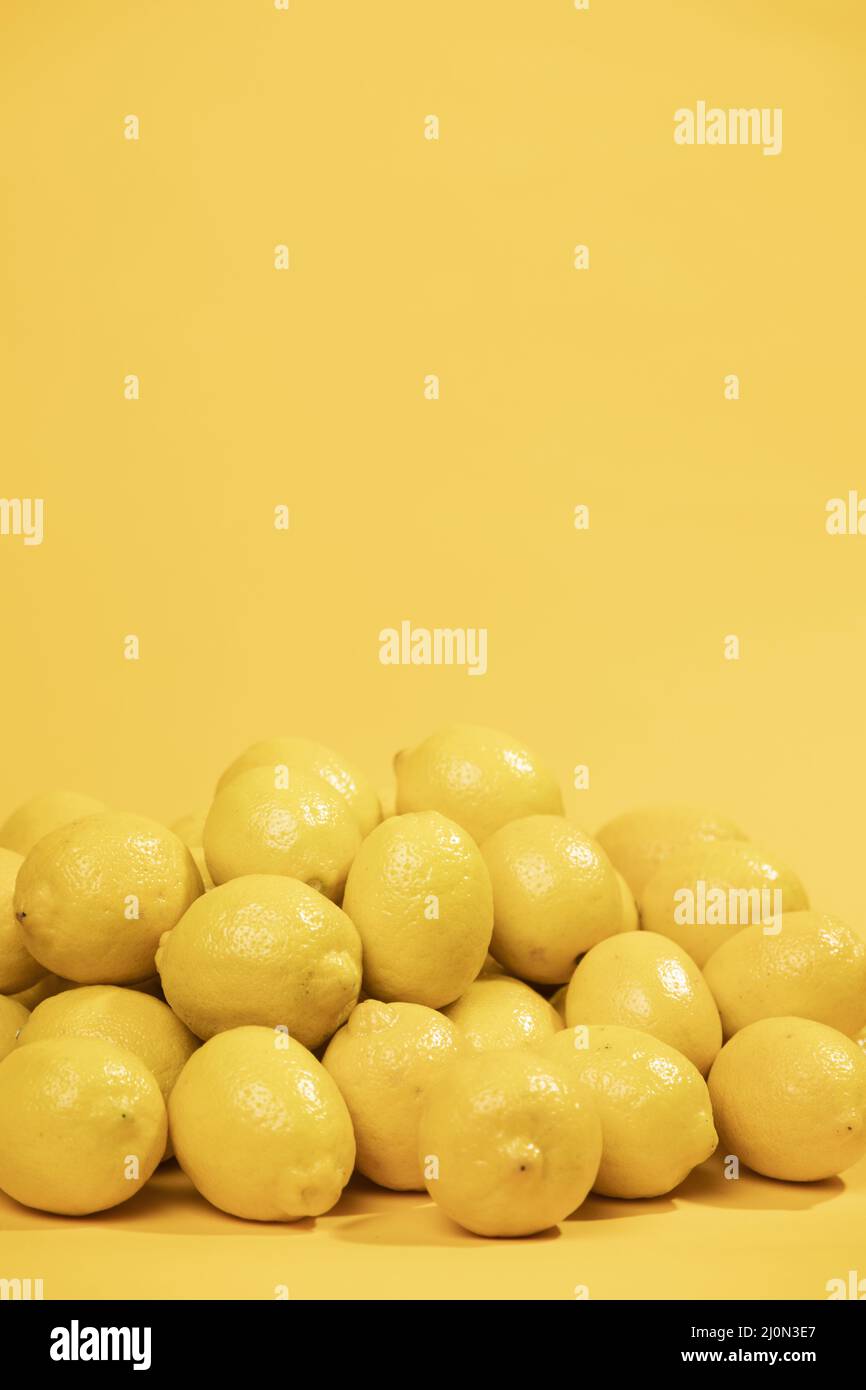 Nahaufnahme von Zitronen mit Kopierplatz Stockfoto