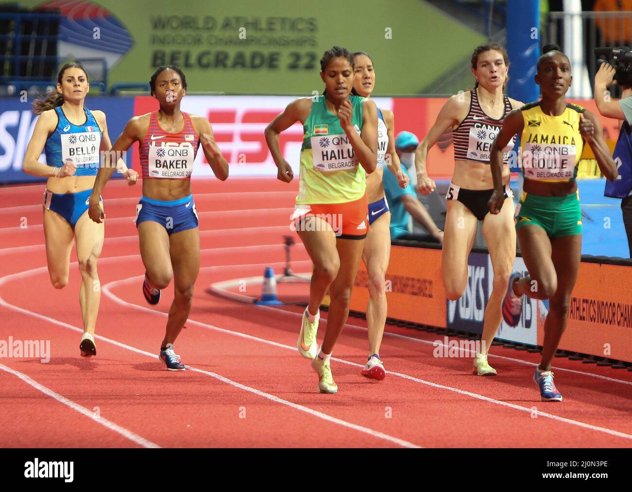 Freweyni HAILU aus Äthiopien , Natoya GOULE aus Jamaique , Jenny SELMAN aus Großbritannien Madeleine KELLY aus Kanada und Elena BELLÒ aus Italien heizen 800 M Frauen während der Leichtathletik-Hallenweltmeisterschaften 2022 am 18. März 2022 in der stark Arena in Belgrad, Serbien - Foto Laurent Lairys / /ABACAPRESS.COM Stockfoto