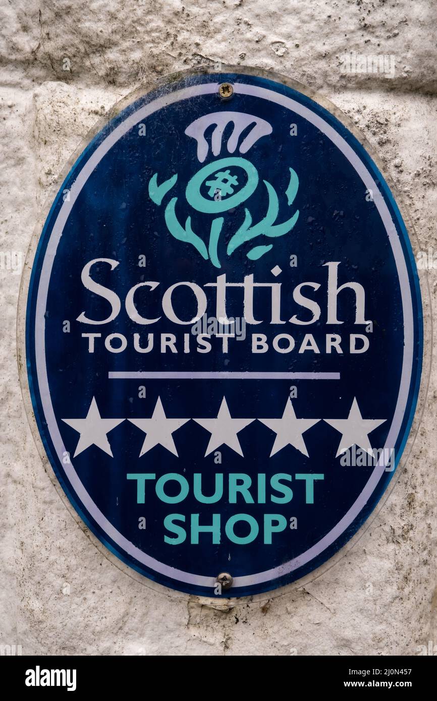 Carsluith Castle, Schottland - Dezember 30. 2021: Scottish Tourist Board 5 Star Tourist Sign Stockfoto