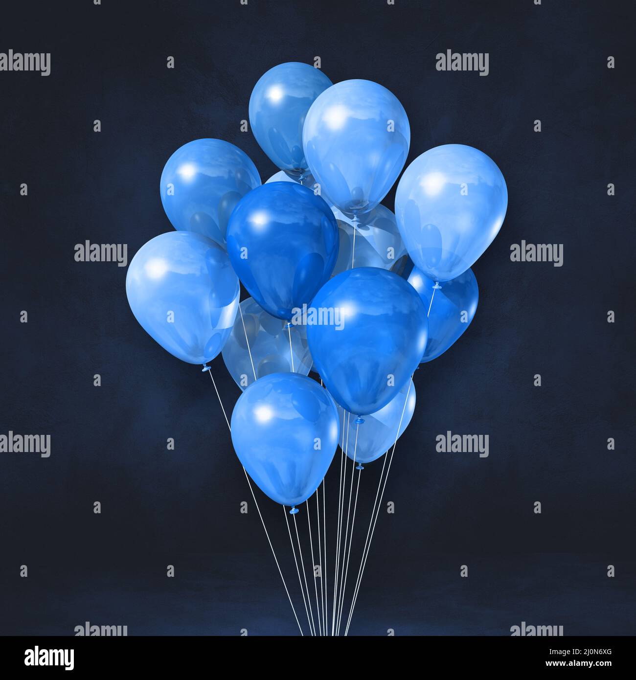 Blaue Luftballons Haufen auf einer schwarzen Wand Hintergrund Stockfoto