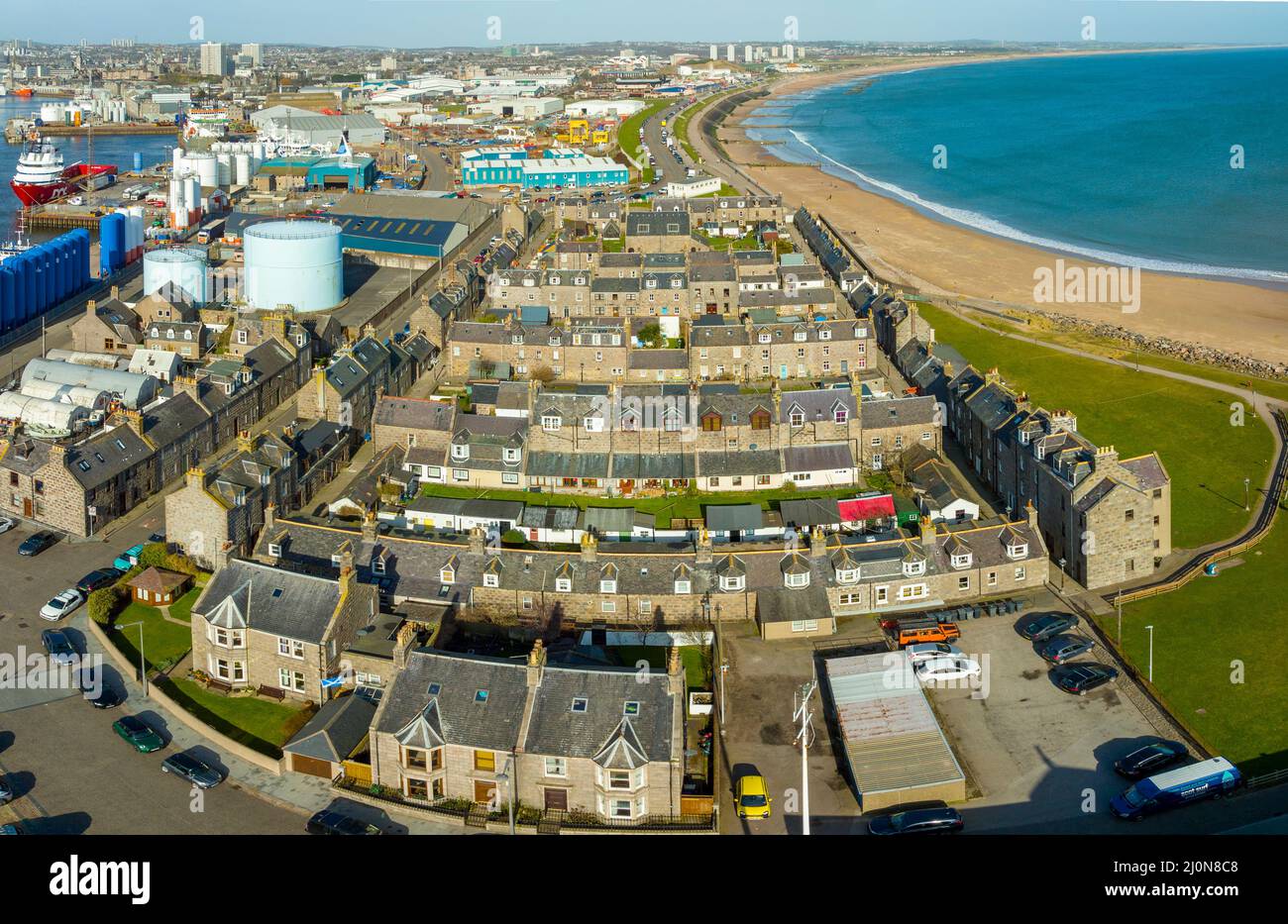 Luftaufnahme von Footdee oder Fittie eine alte Gemeinde und Ansammlung von Häusern am Strand in Aberdeen, Schottland, Großbritannien Stockfoto