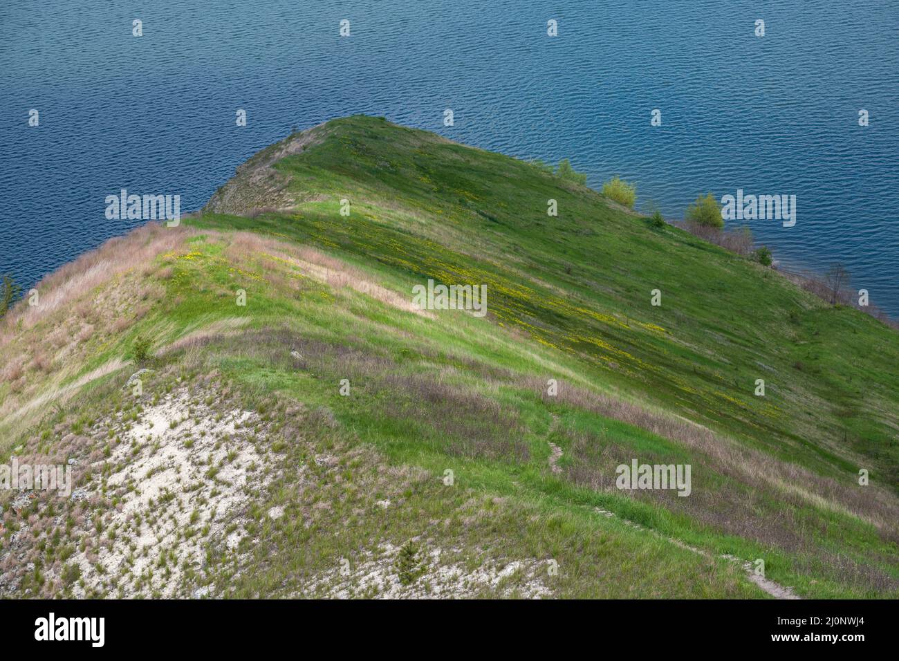 Atemberaubende Aussicht auf den Dnister River Canyon, die Bakota Bay, die Region Czernivtsi, die Ukraine. Stockfoto