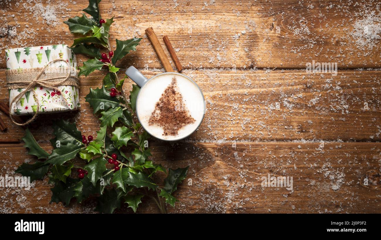 Kaffeebecher mit Kopierer von oben. Hohe Qualität und Auflösung schönes Fotokonzept Stockfoto