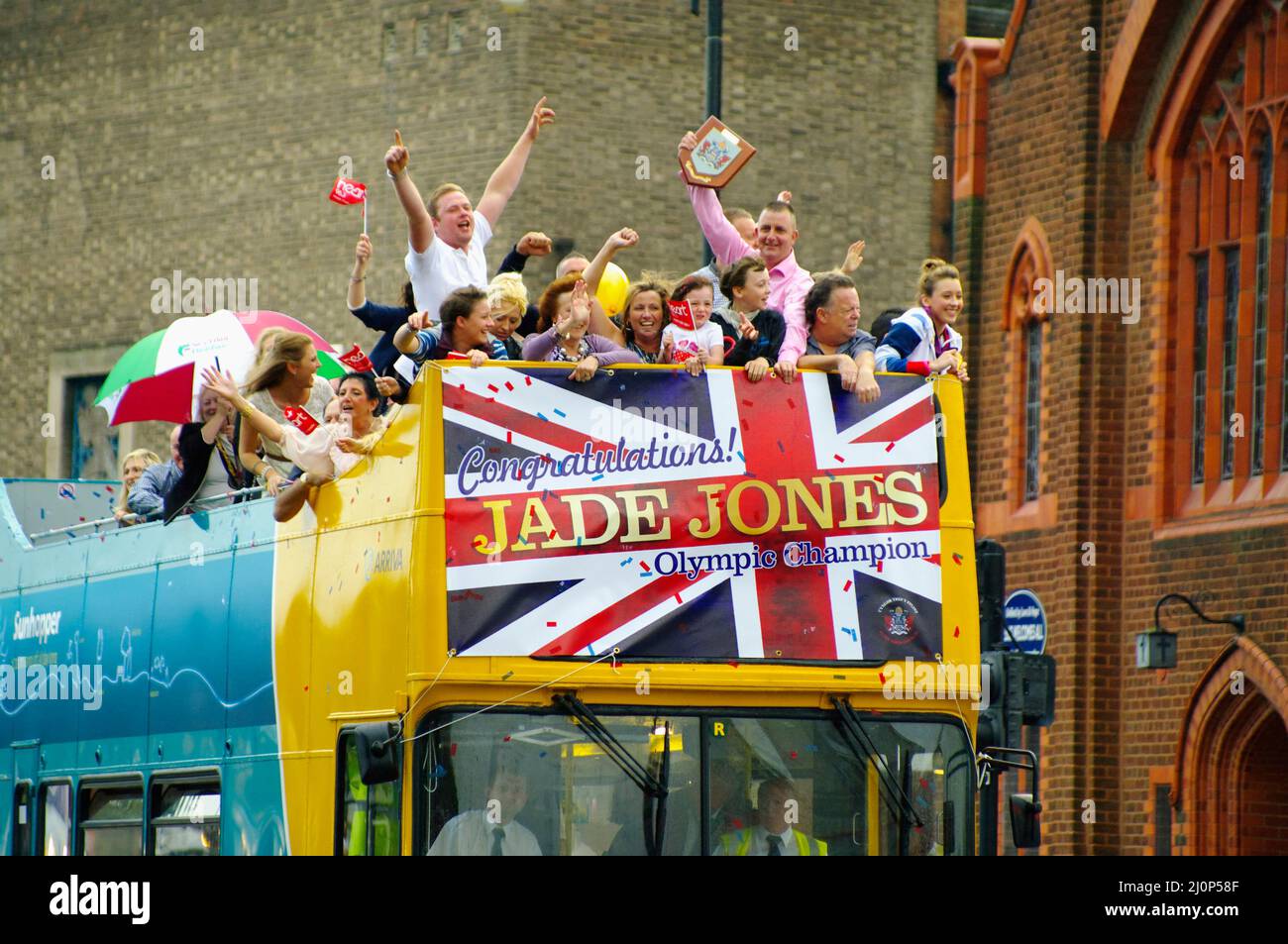 Feier der olympischen Taekwondo-Goldsiegerin Jade Jones OBE 2012 in Flint, Nordwales Stockfoto