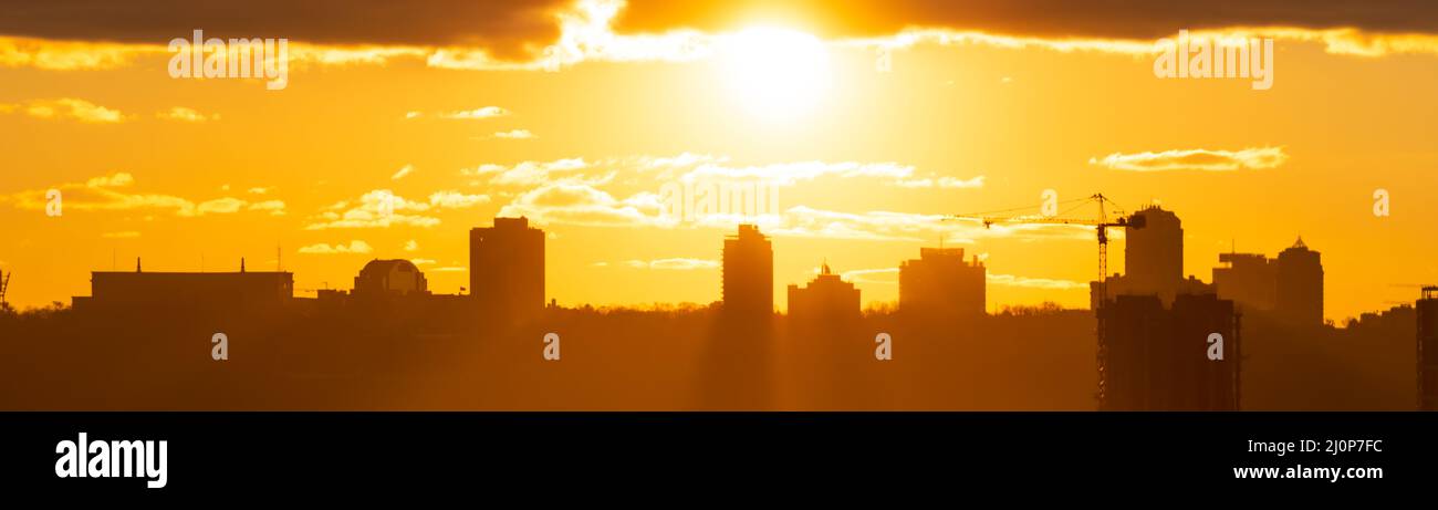 Panorama Sonnenuntergang in der Stadt Stockfoto