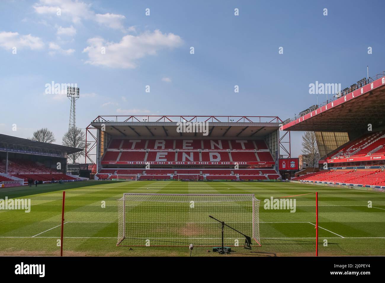 Gesamtansicht des Trent End am Stadtplatz vor Nottingham Forest gegen Liverpool im FA Cup Stockfoto