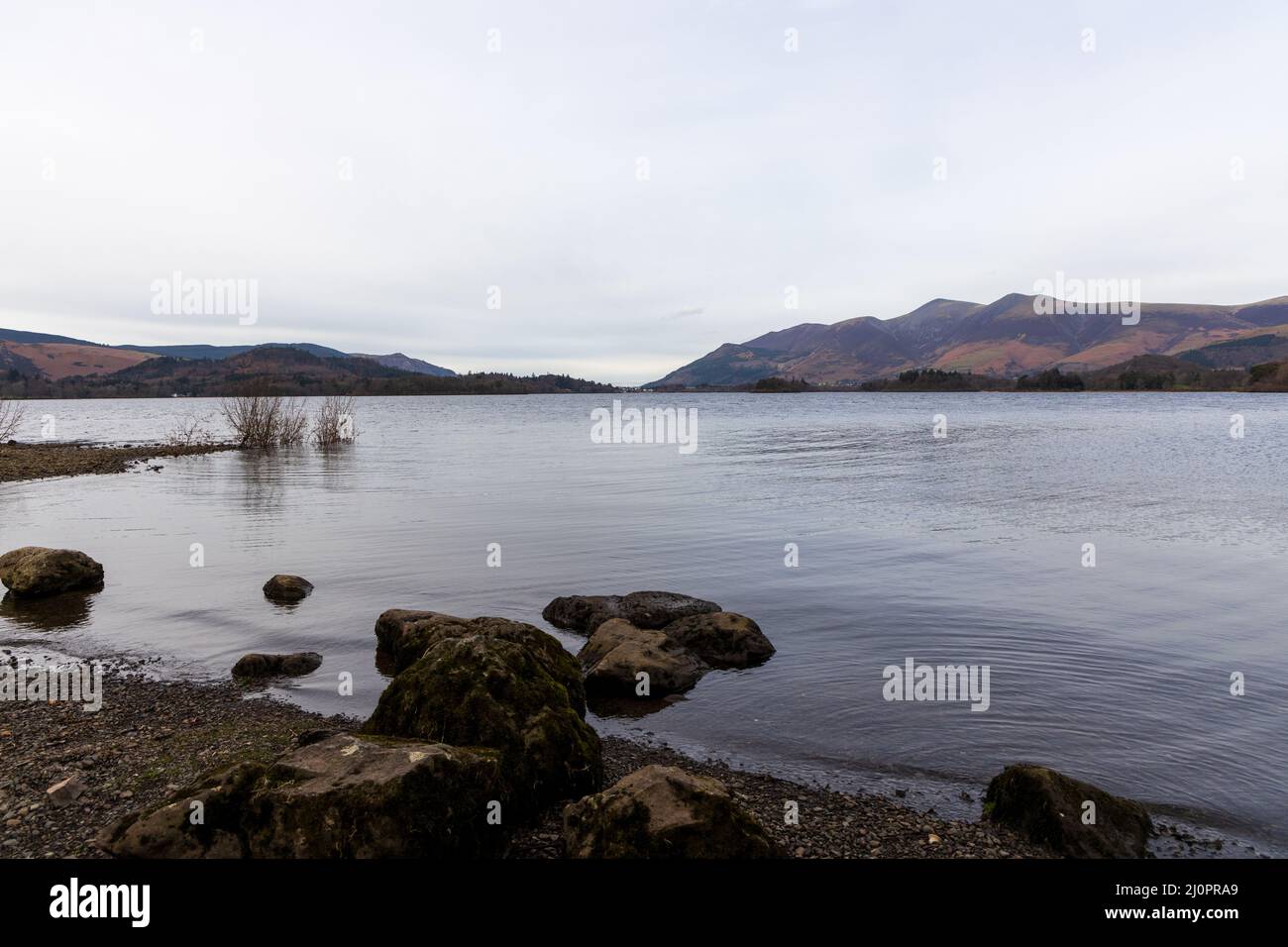 Felsen um Ashness Gate, Derwent Water, Keswick, Lake District Stockfoto