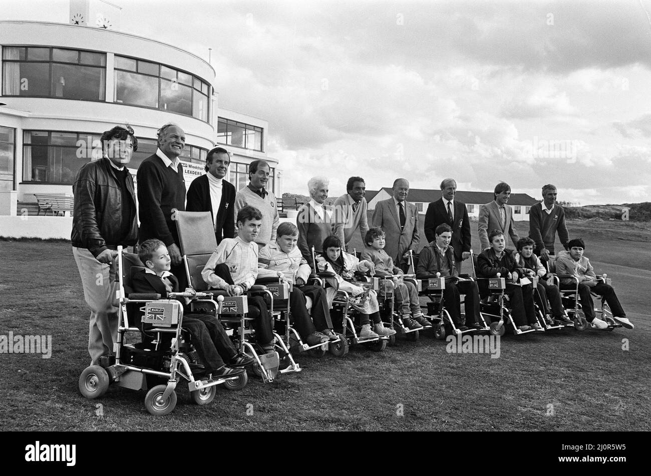 Der Marley Golf Classic fand im Royal Birkdale Golf Club statt. jimmy Tarbuck, Henry Cooper, Bobby Charlton, Kenny Dalglish und Gäste. 7.. Oktober 1983. Stockfoto