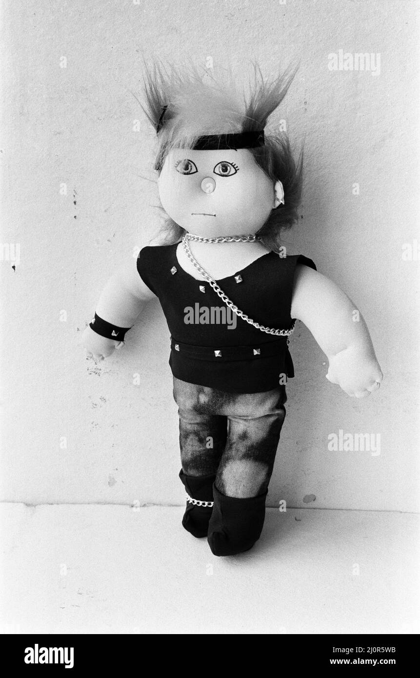 Ein Mitglied der Kohl-Patch-Puppen, der 'Punker Baby Gang'. 25.. Juli 1984. Stockfoto