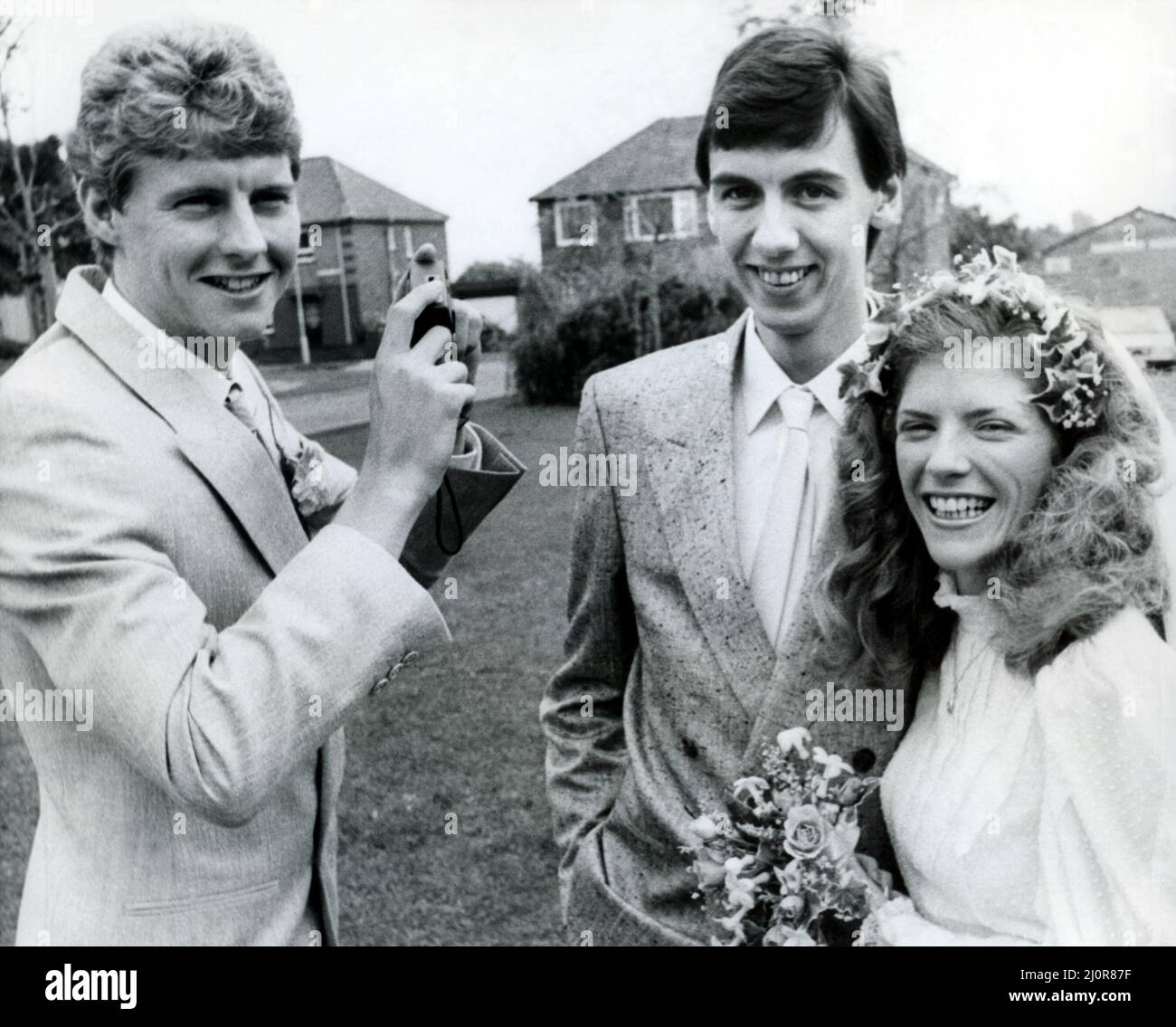 Athlet Steve Cram Steve Cram war der beste Mann für Freund Anthony Foy, als er Tracey Waters am 29. September 1984 heiratete. Tracey ist die Schwester von Steves Frau Karen Stockfoto