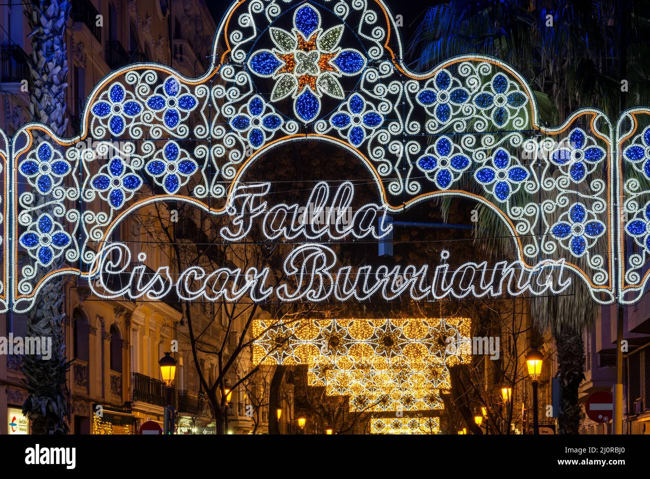 Straßenbeleuchtung während des jährlichen Fallas Festivals, Valencia, Spanien Stockfoto