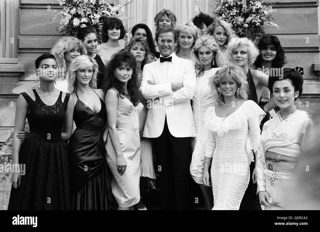 James bond mädchen -Fotos und -Bildmaterial in hoher Auflösung – Alamy