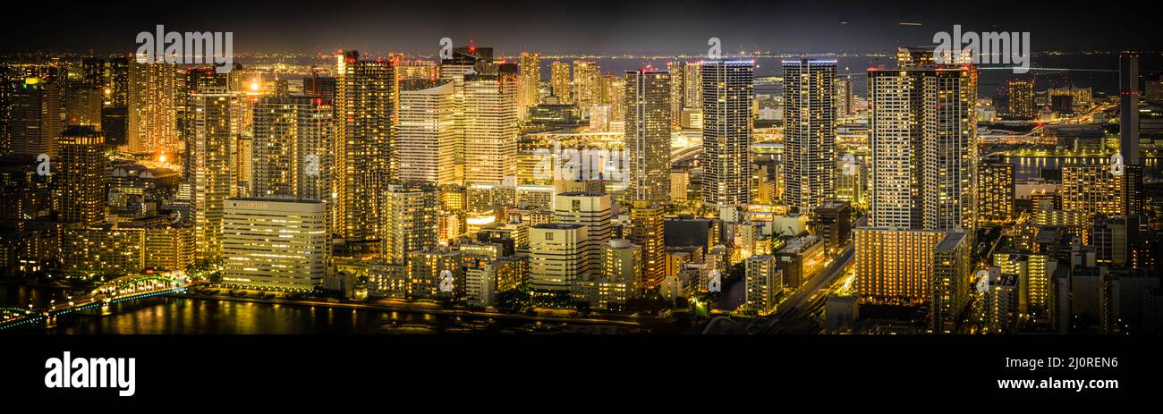 Tokyo Nachtansicht von der Caretta Shiodome Stockfoto