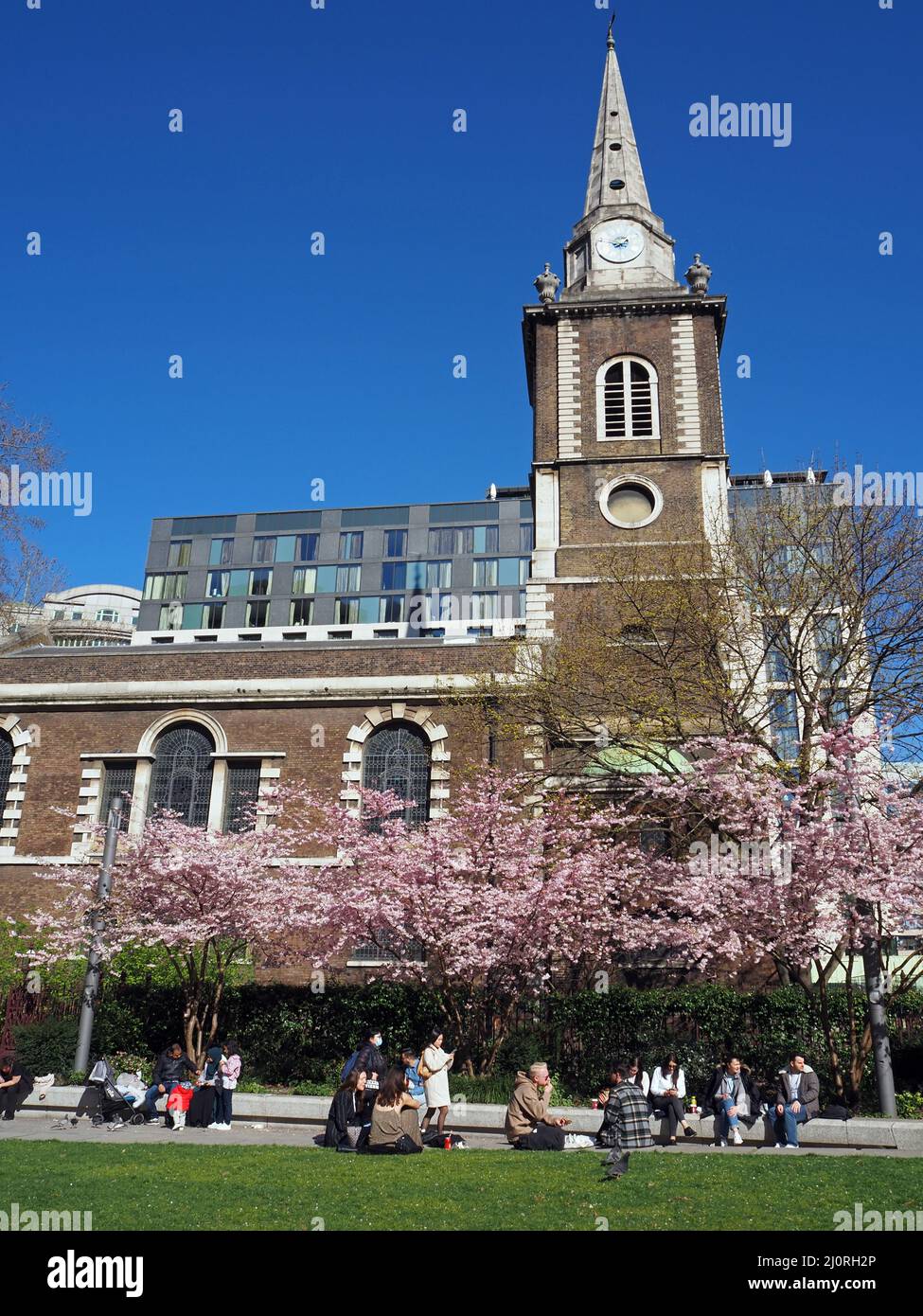 Aldgate Square, Church of Saint Botolph without Aldgate London England Stockfoto