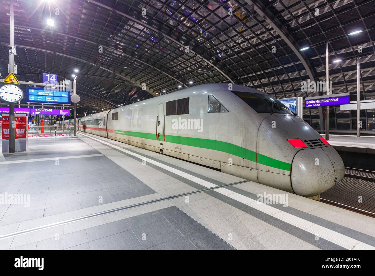 ICE 1 Zug in Berlin Hauptbahnhof Hbf Bahnhof in Deutschland Stockfoto