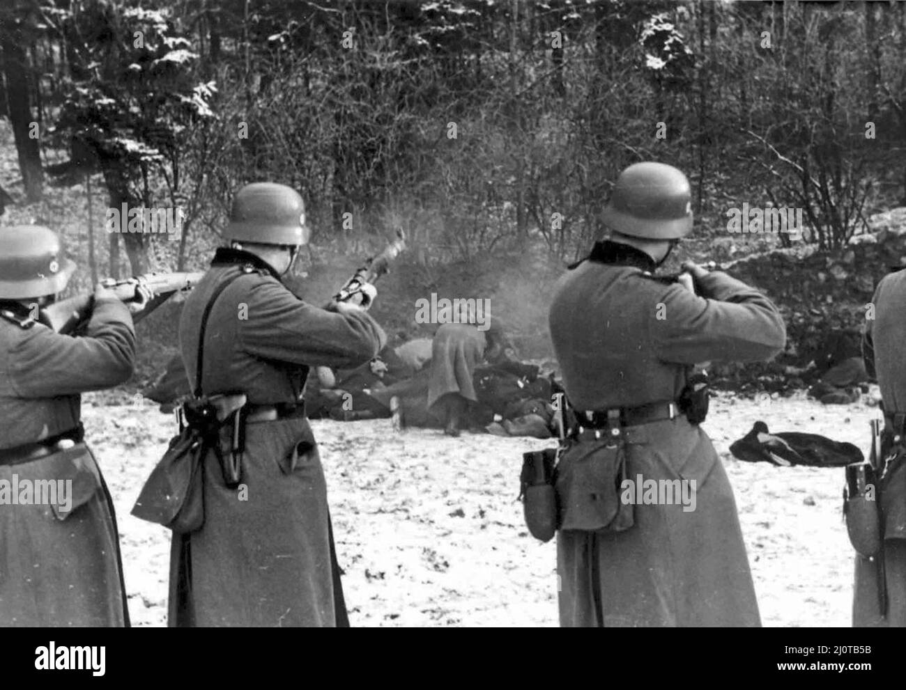 Massenexekution von 56 polnischen Bürgern in Bochnia, bei Kraków, nach der Nazi-Invasion in Polen, 18. Dezember 1939. Die Hinrichtung von 56 polnischen Bürgern in Bochnia bei Kraków während der deutschen Besetzung Polens am 18. Dezember 1939 als Vergeltung wegen eines Angriffs auf ein deutsches Polizeiamt zwei Tage zuvor durch die Untergrundorganisation „Weißadler“. Stockfoto