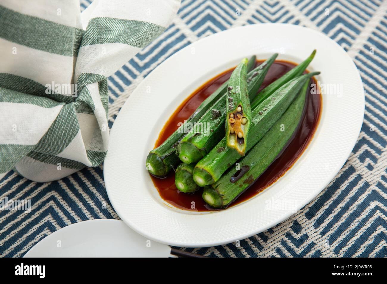 Kantonesische Küche, Okra Stockfoto