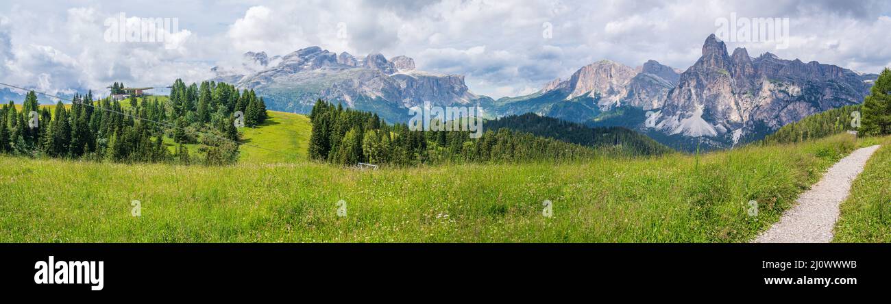 Pralongia Plateau in den Dolomiten Stockfoto