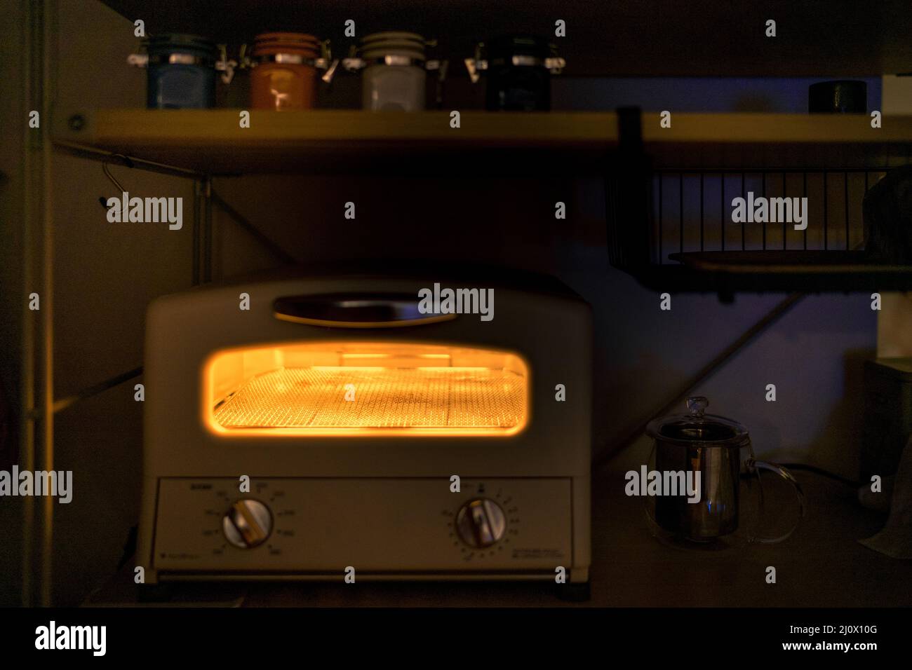 Bild von Retro Toaster Ofen Stockfoto