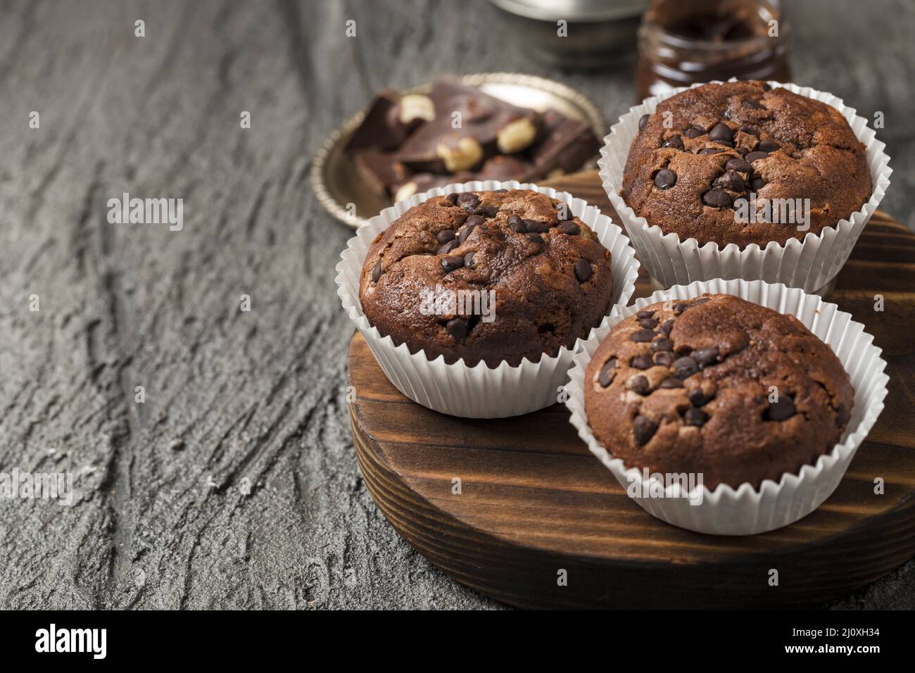 Blickfeld leckerer Cupcake mit Schokolade Stockfoto