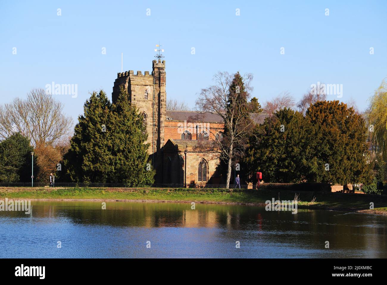 St Chad's Church Blick über Stowe Pool, Lichfield, Staffordshire Stockfoto