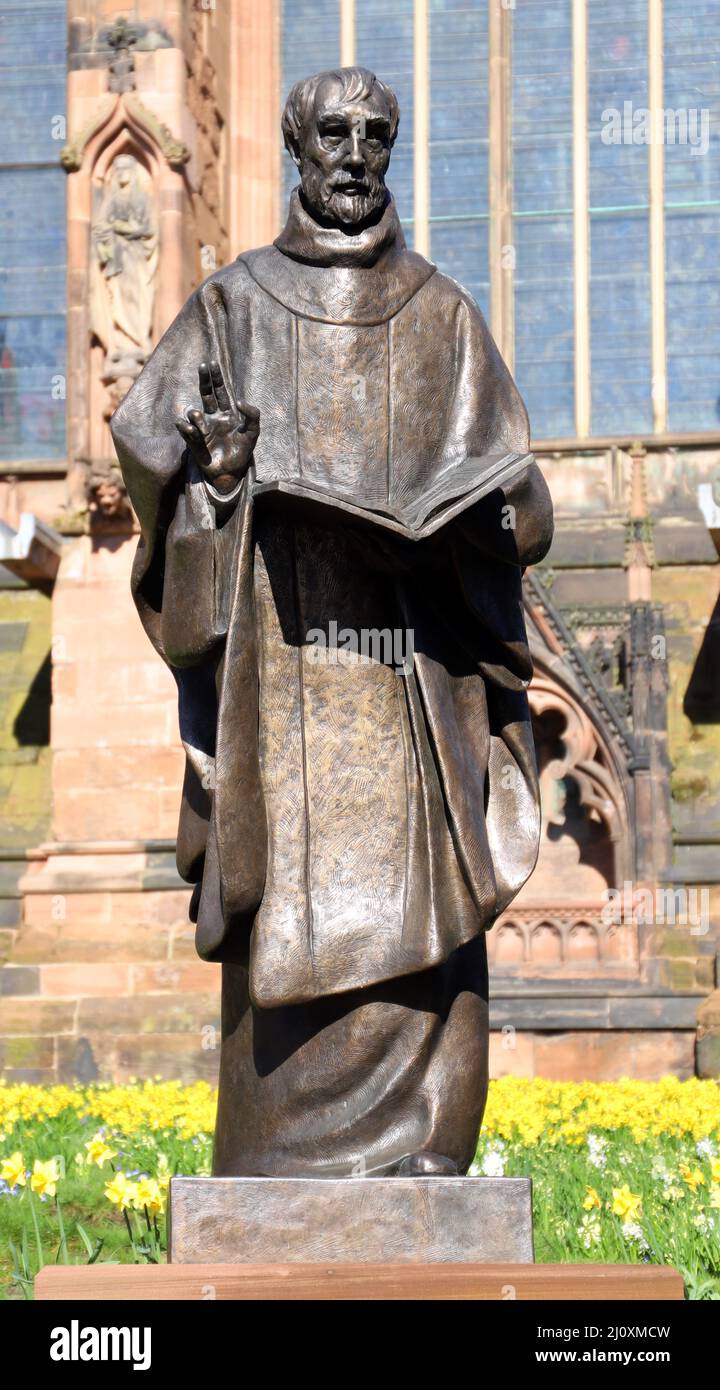 Statue des Heiligen Tschad, erster Bischof von Lichfield von der modernen Skulptur Peter Walker Stockfoto