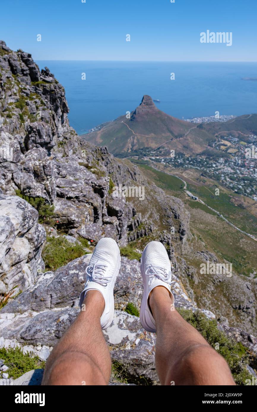 Blick vom Tafelberg in Kapstadt Südafrika, Blick über das Meer und den Lions Head vom Tafelberg Cape Twon Stockfoto