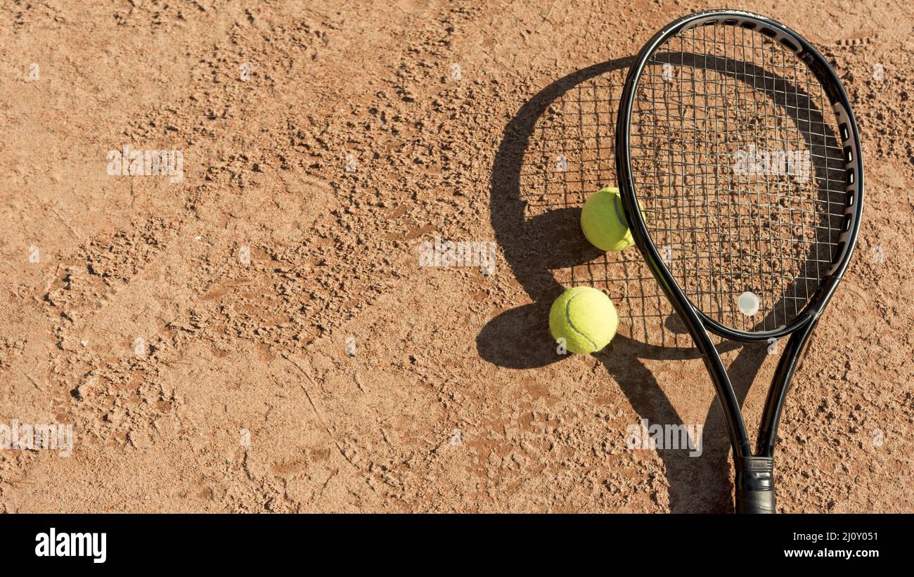Tennisbälle schwarz Schläger. Hochwertige Fotos Stockfoto