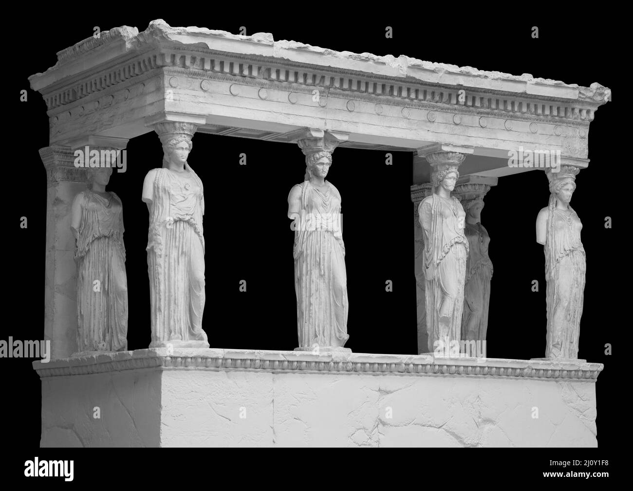 Die Caryatid Veranda des Erechtheion Tempels in Athen isoliert auf schwarzem Hintergrund mit Clipping Pfad Stockfoto