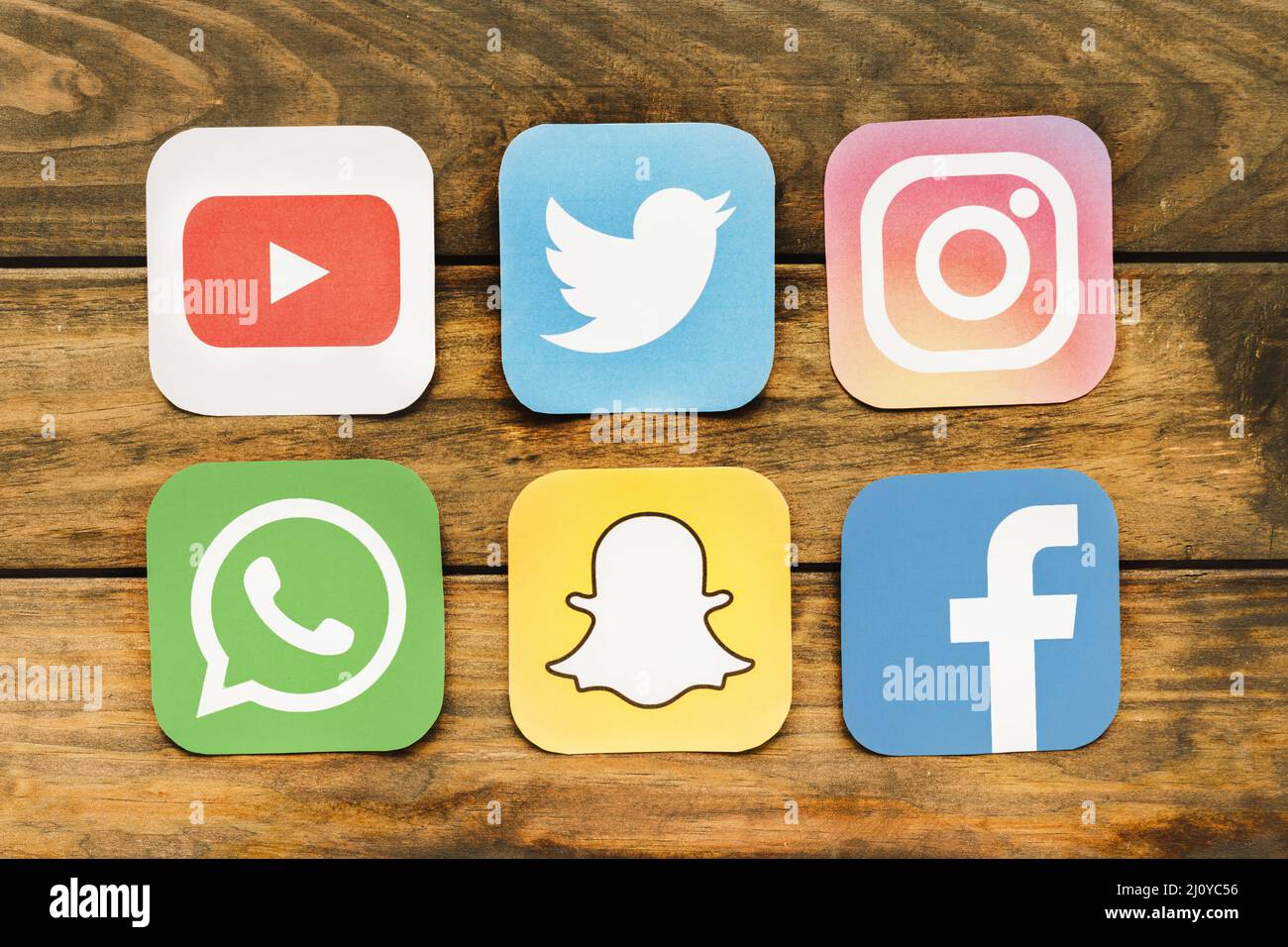 Mobile Networking Icons Holztisch. Hochwertige Fotos Stockfoto