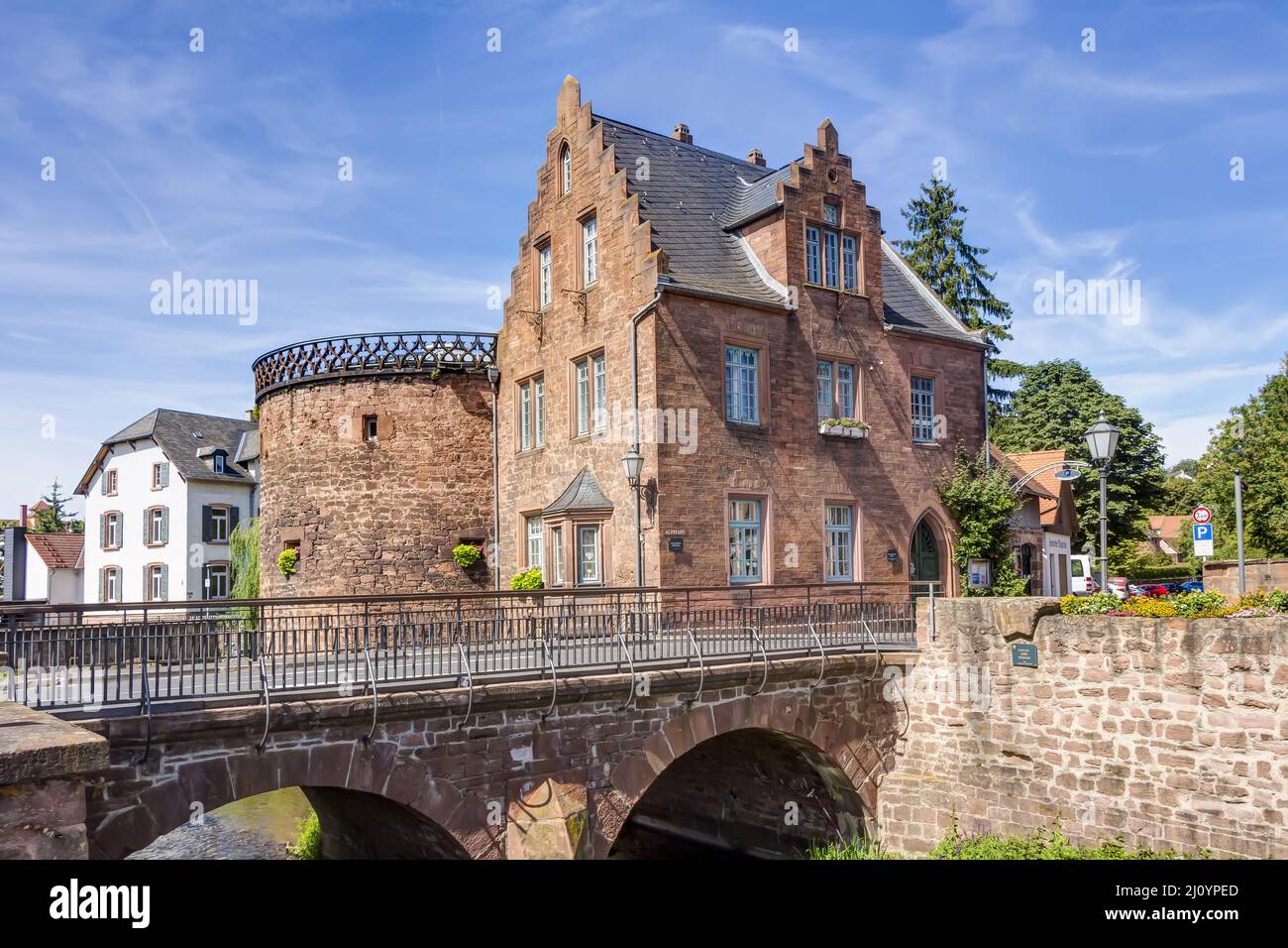 Die MÃ¼hltor-Brücke in der hessischen Stadt BÃ¼dingen im Wetteraukreis Stockfoto