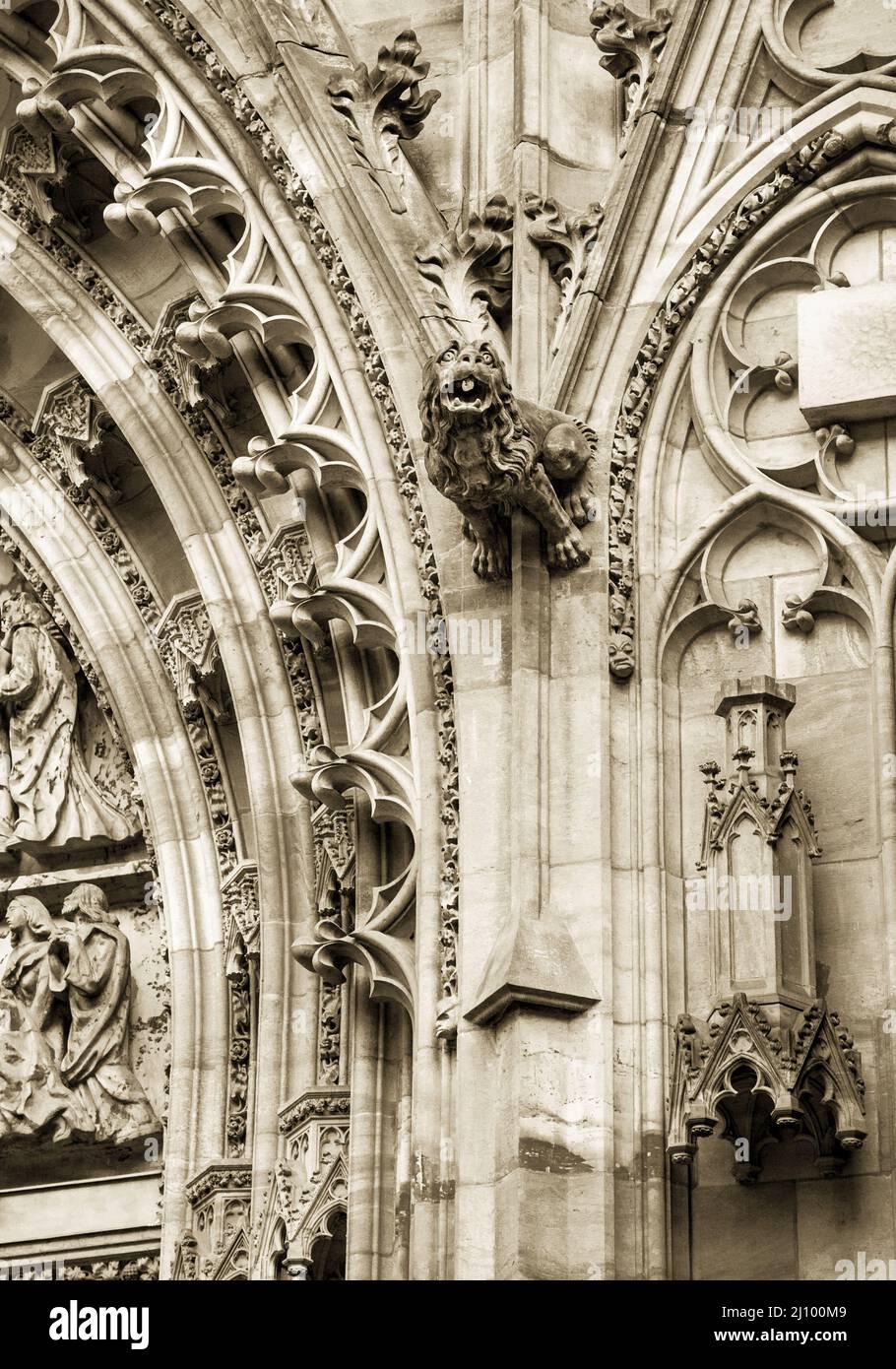 Gotischer Gargoyle an der St.-Veits-Kathedrale, Prag Stockfoto