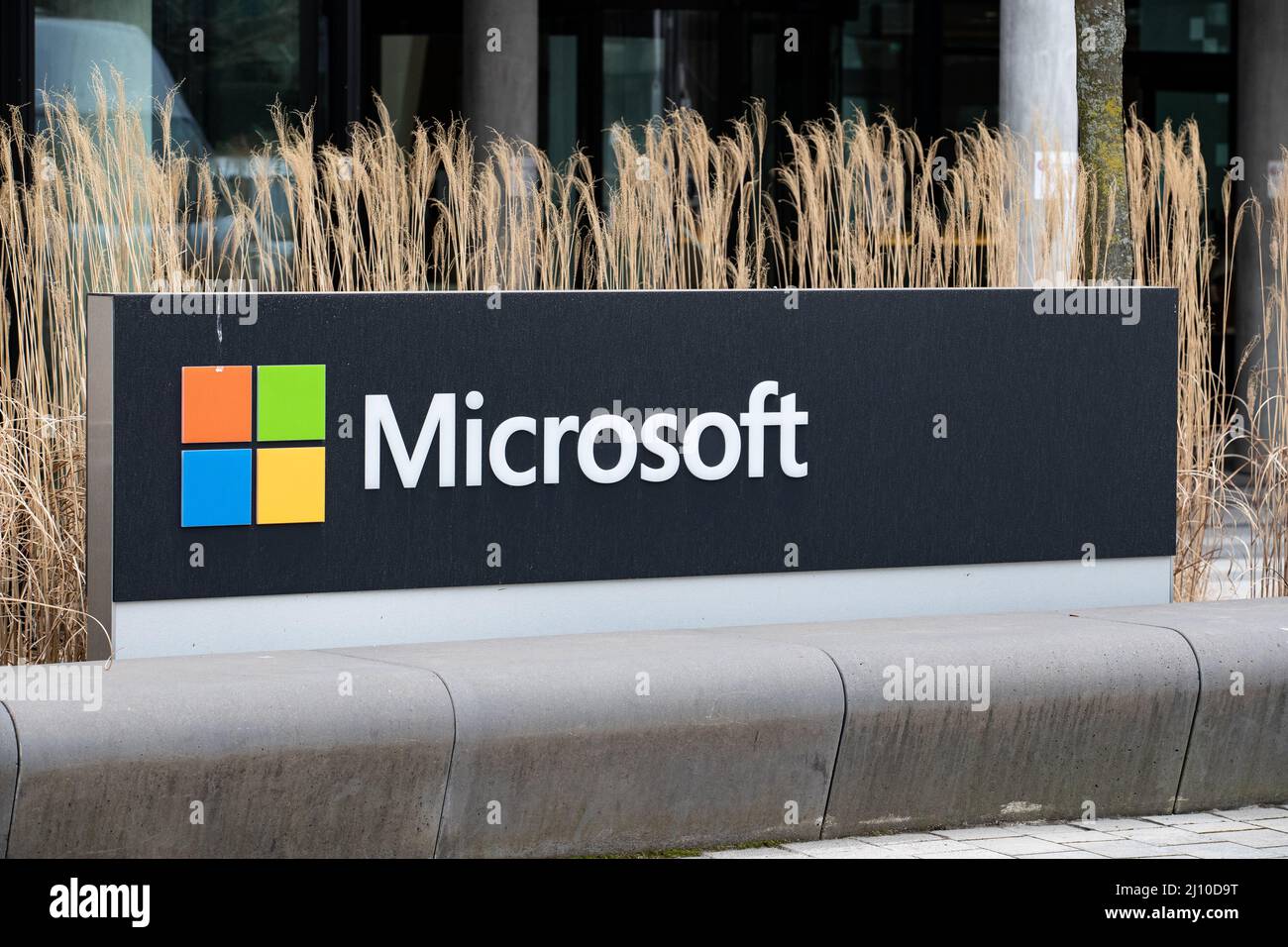 Die deutsche Hauptniederlassung von Microsoft in der Parstadt Schwabing in München. (Foto: Alexander Pohl/Sipa USA) Quelle: SIPA USA/Alamy Live News Stockfoto