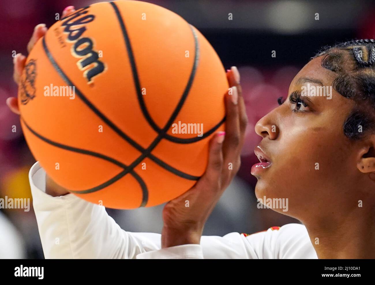 COLLEGE PARK, MD - MÄRZ 20: Maryland-Schildkröten-Stürmer Angel Reese (10) macht einen Schuss vor einem NCAA-Frauen-Basketballturnier in der zweiten Runde b Stockfoto