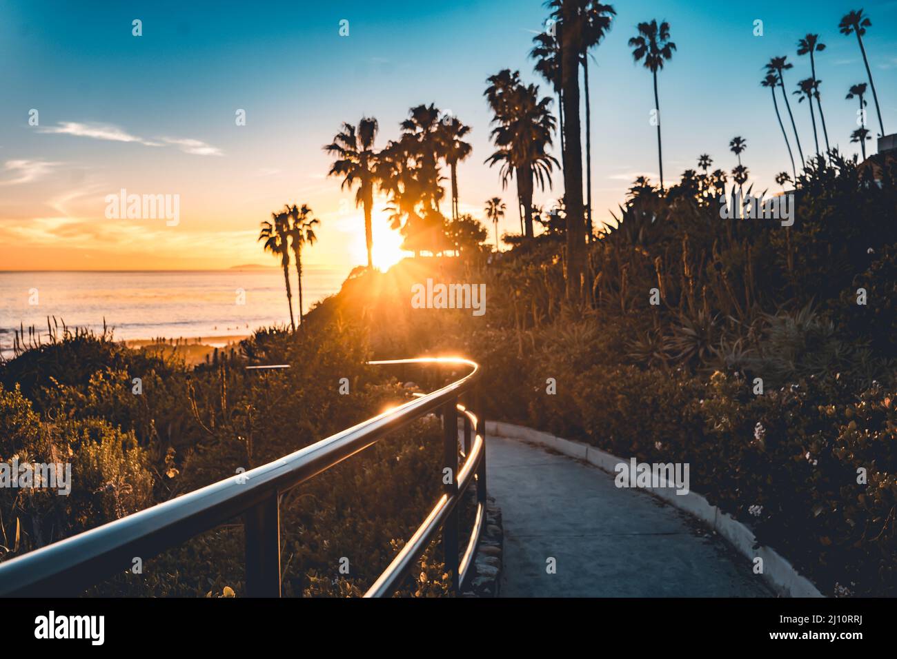 Malerische Promenade am Meer Stockfoto