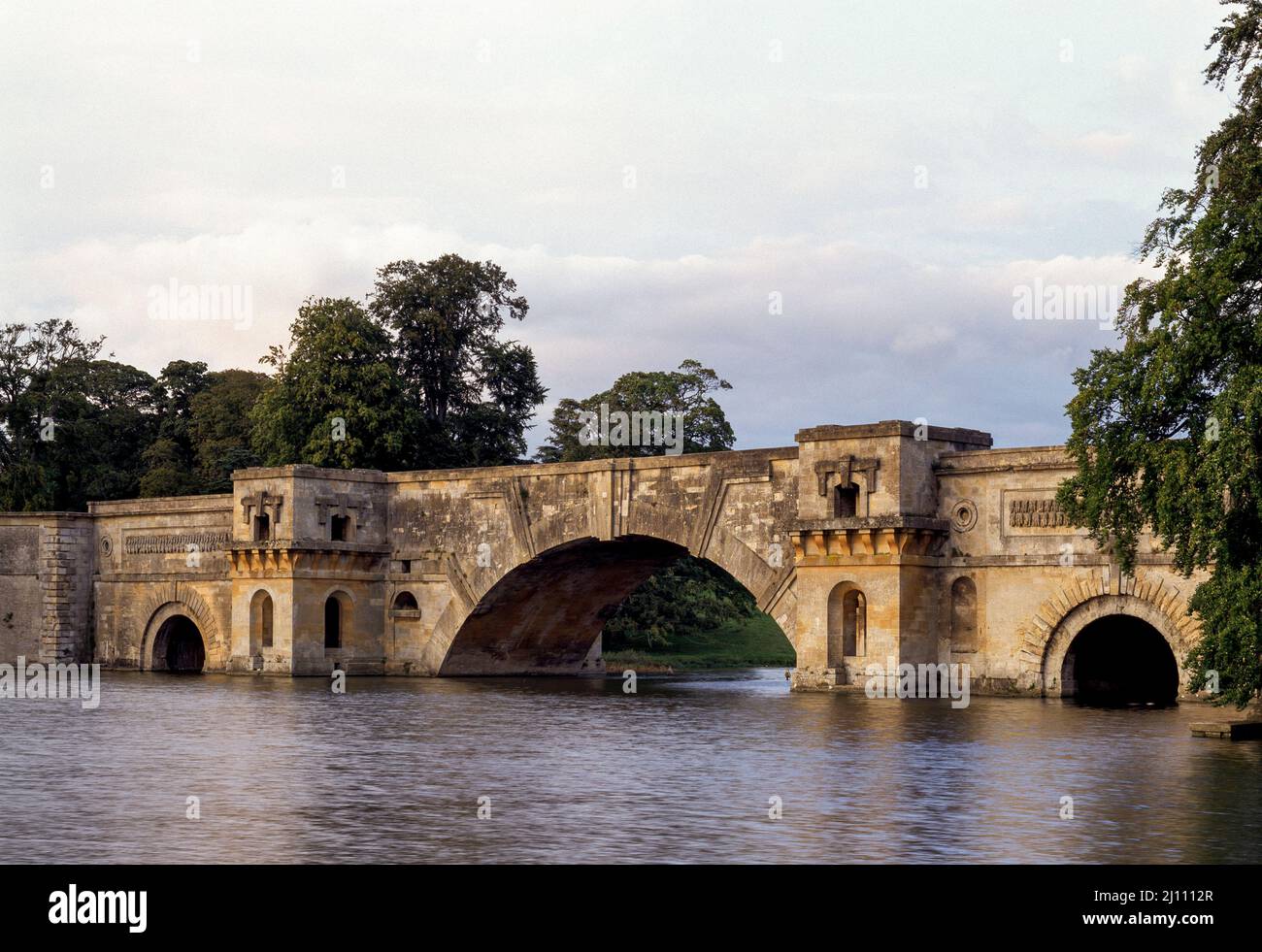 Blenheim Palace, Brücke von Vanbrugh Stockfoto