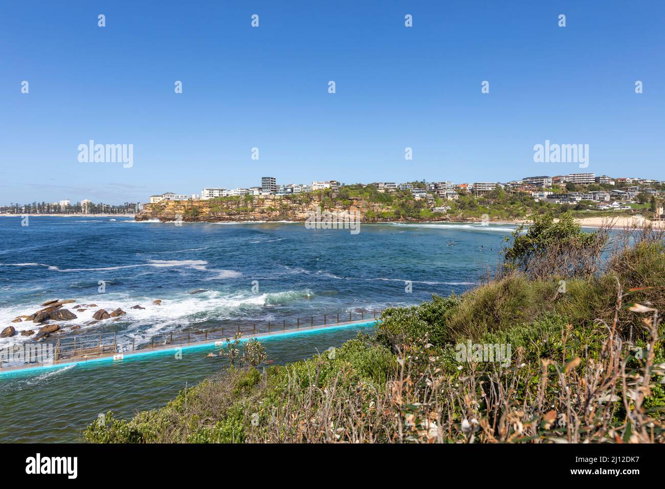 Freshwater Beach Pool und Blick auf die Queenscliff Landzunge und ich in der Nähe von Manly Beach, Sydney, NSW, Australien Stockfoto