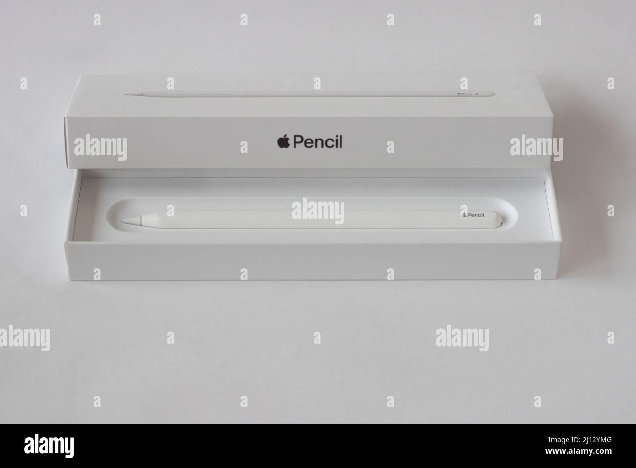 Berlin, Deutschland - 03.12.2022: Apple Pencil 2 Stylus für das Arbeiten mit dem iPad Tablet Stockfoto