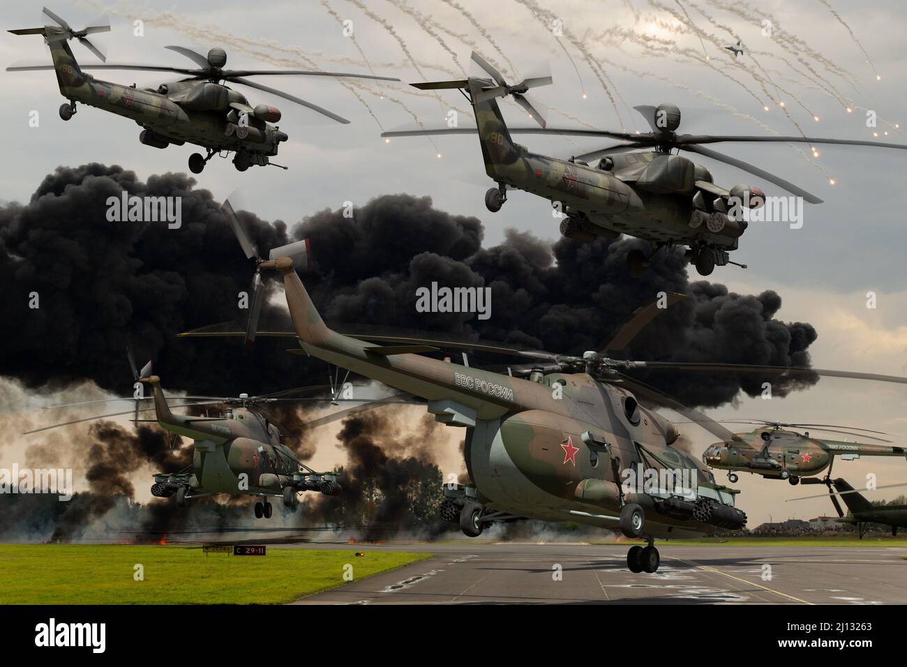 Russische Mi-28 und Mi-8 greifen Hubschrauber während des Angriffs auf den Flugplatz an Stockfoto