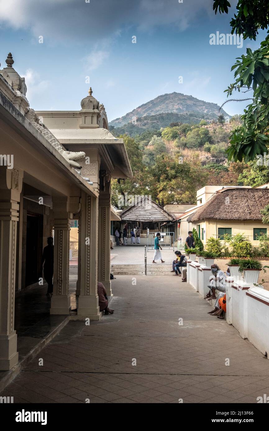 Arunachala ist ein Hügel in Tiruvannamalai, Tamil Nadu, und einer der fünf wichtigsten Shaiva heiligen Plätze in Südindien.der Arunachalesvara Tempel zu Shiva ist Stockfoto