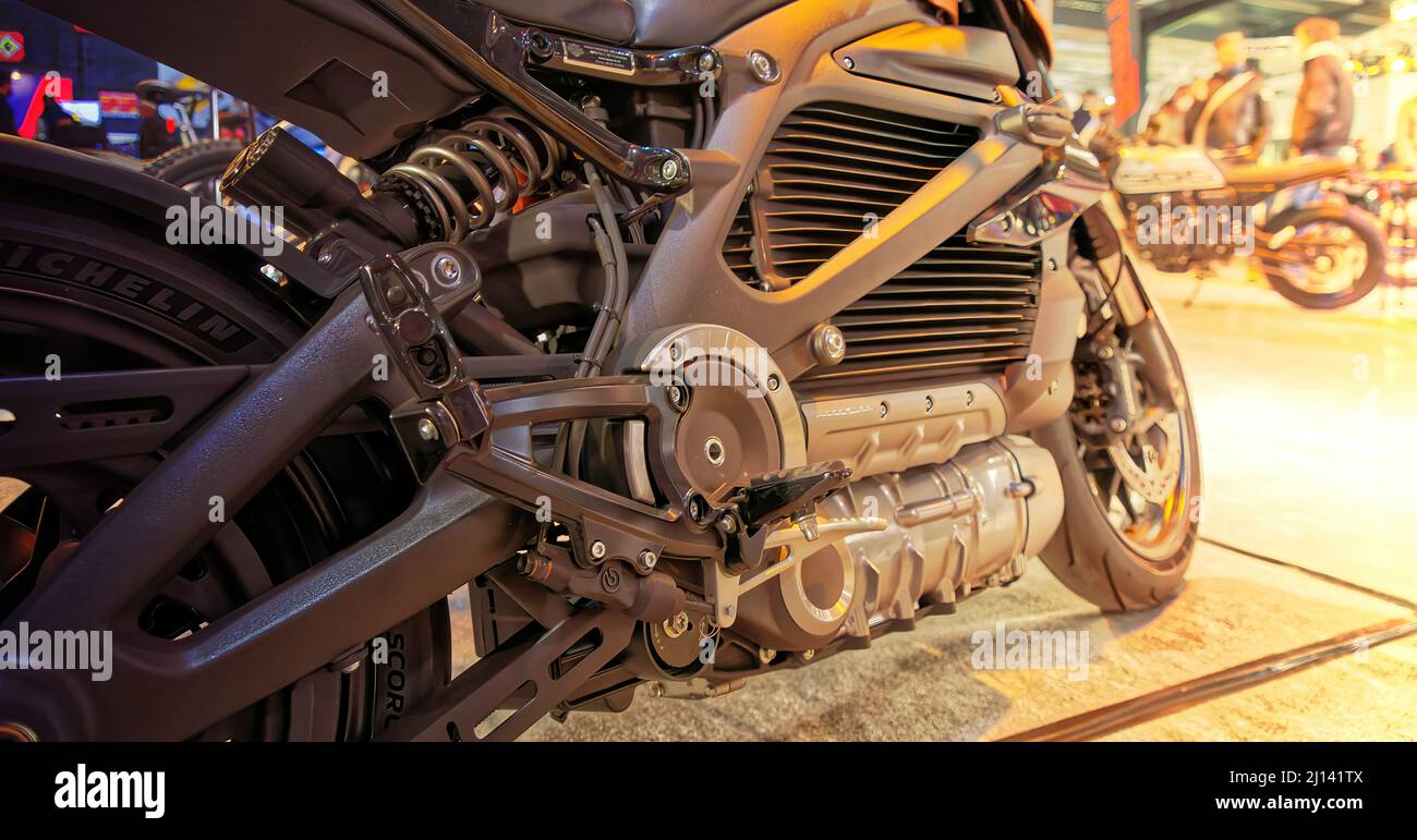 Harley, Davidson Elektromotorrad, unterer Teil des modernen amerikanischen Elektrofahrrads mit Elektromotor und Batterie in Braunschweig, Deutschland, März 20, Stockfoto
