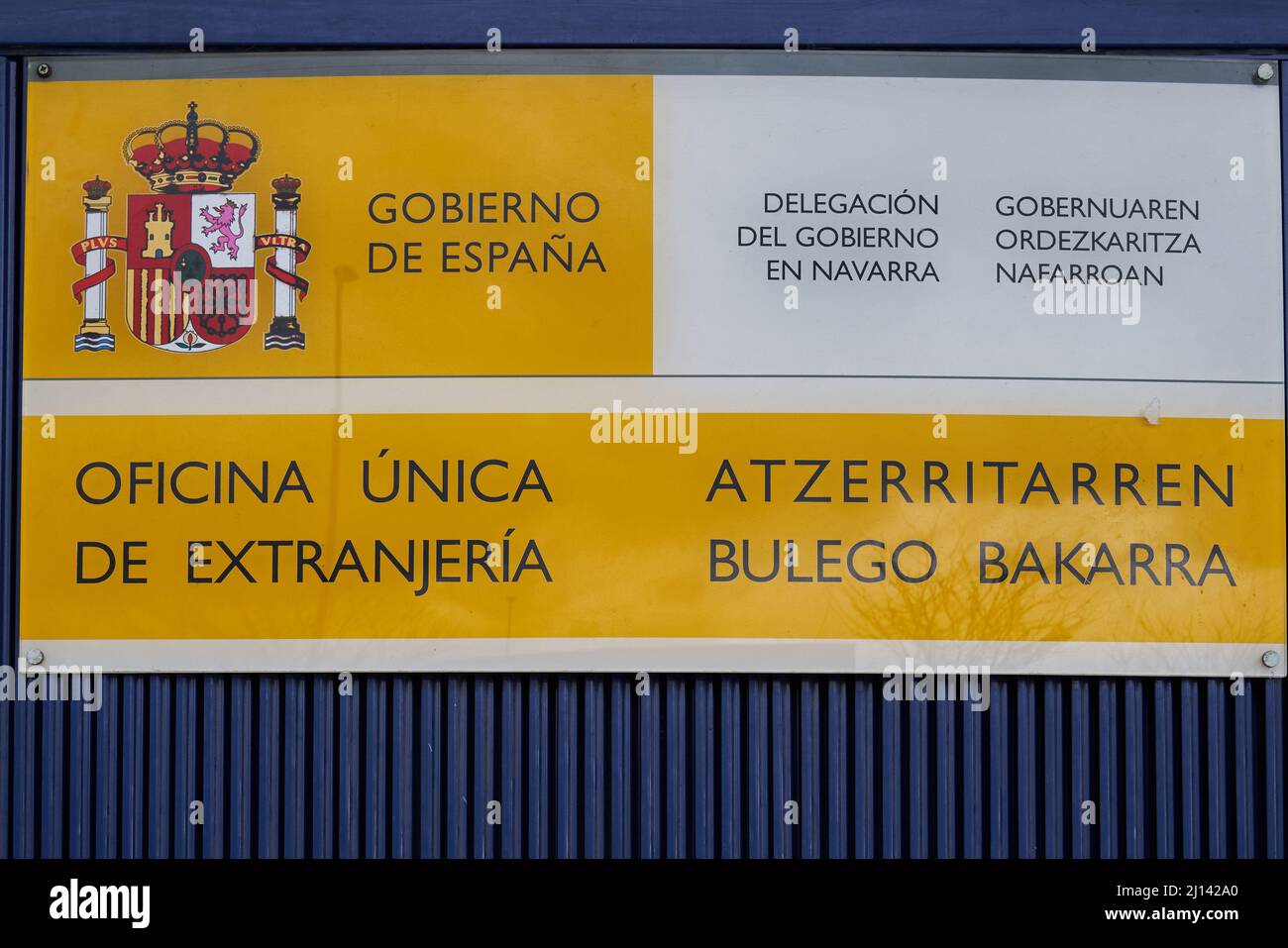 Pamplona, Spanien, 22. märz. Plakat am Eingang des Immigrationsbüros Stockfoto