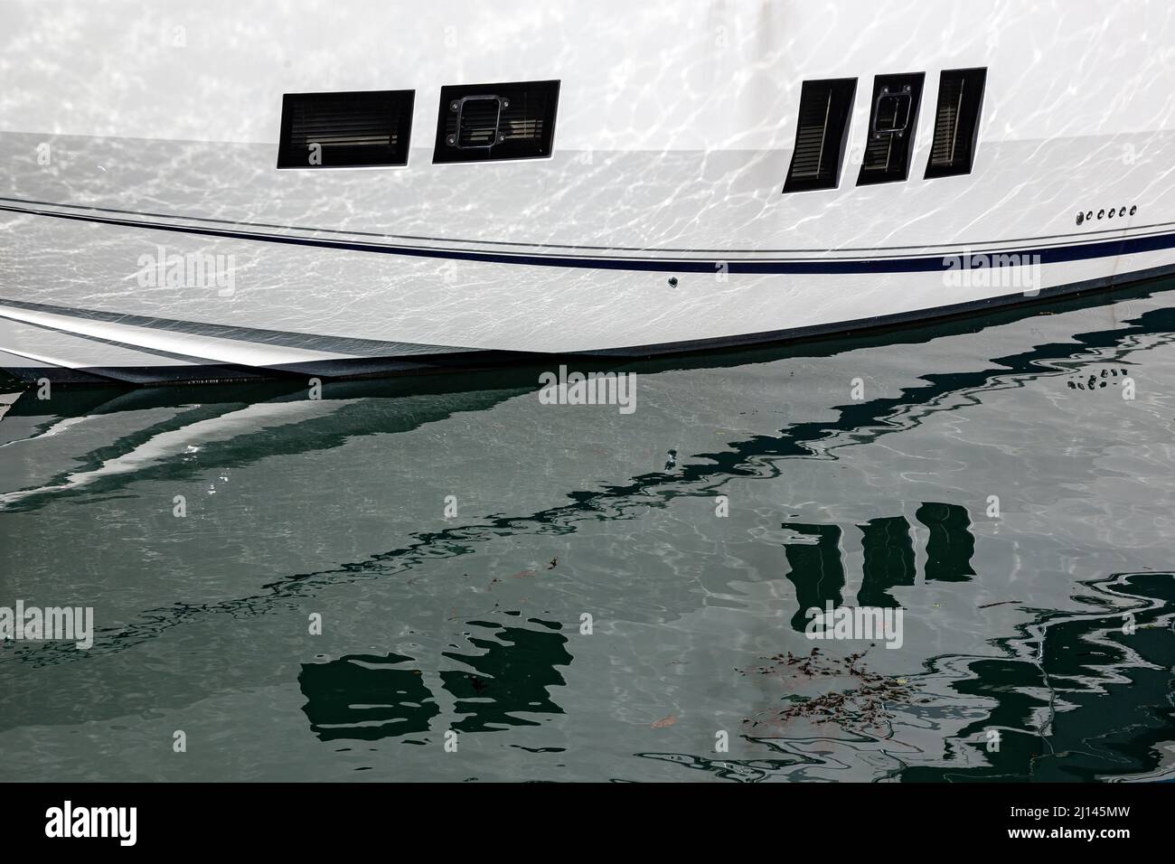 Boote in der Marina bei Noss auf dem Fluss Dart Wasser, Meer, Himmel, Hafen, Wasser, Schiff, Boot, Meer, blau, Meer, Sommer, Reisen, Boot, super reich Stockfoto