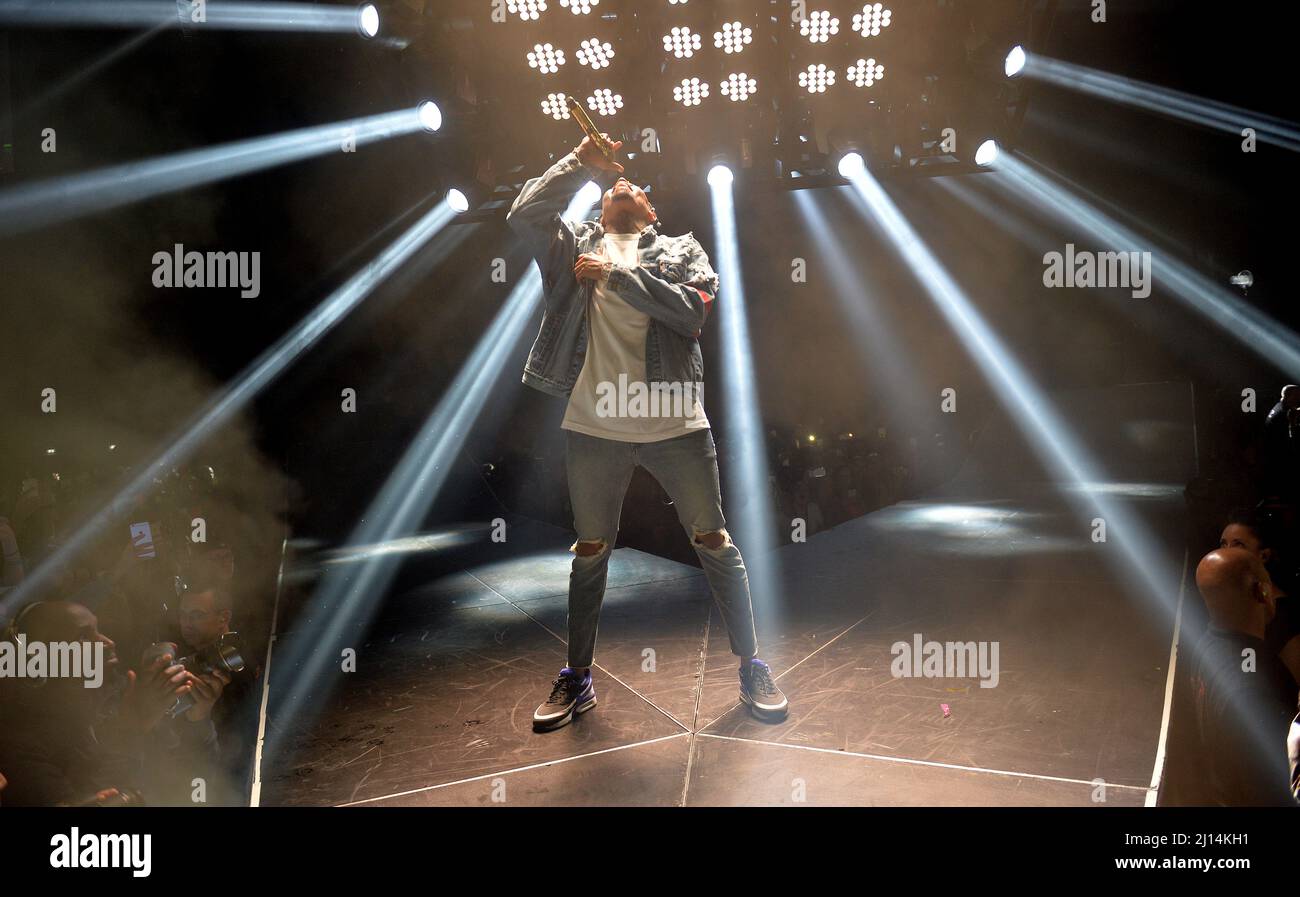 Chris Brown US-Sänger tritt in der AccorHotels Arena in Paris auf Stockfoto