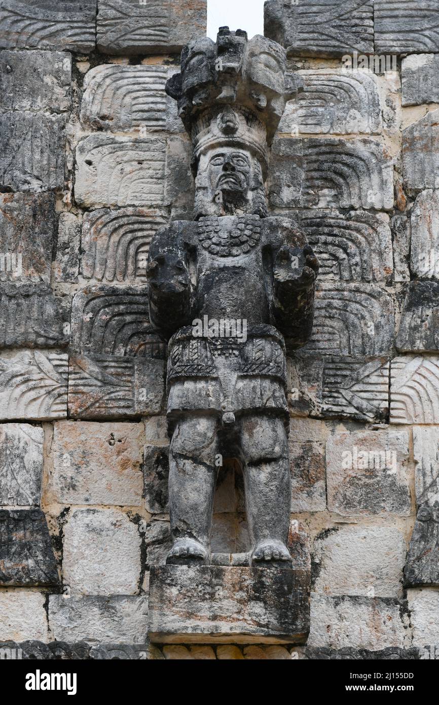 Atlantes Figur, Palast der Masken, Kabah, archäologische Stätte der Maya in der Puuc Region im Westen von Yucatan, Mexiko Stockfoto