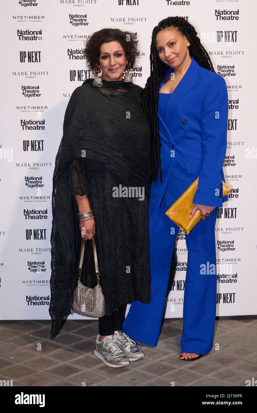 London, Vereinigtes Königreich . 22 März, 2022 . Meera Syal und Lois Chimimba besuchen die National Theatre Up Next Gala im National Theatre Southbank Credit: Alan D West/Alamy Live News Stockfoto