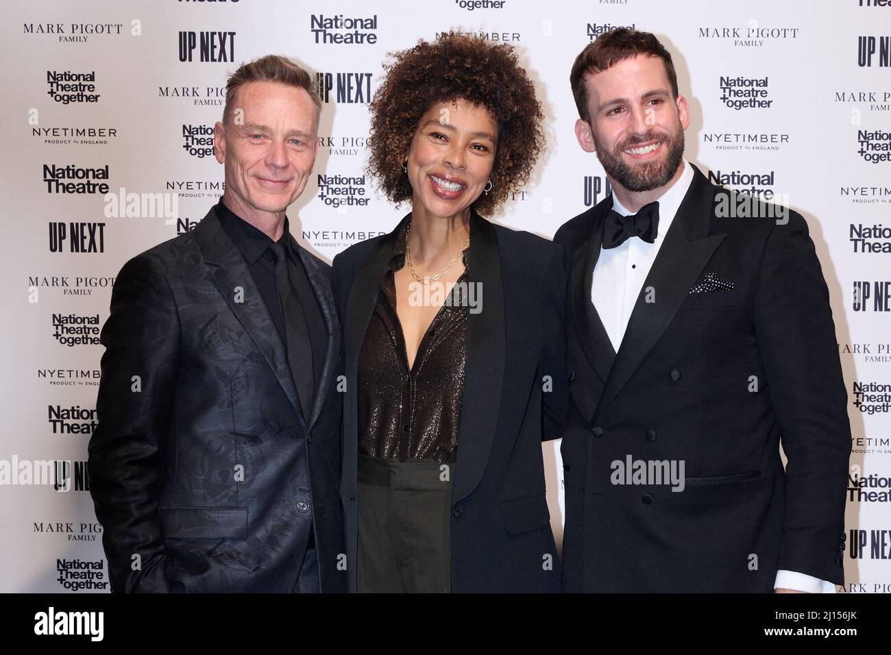 London, Vereinigtes Königreich . 22 März, 2022 . Ben Daniels, Sophie Okonedo und Dino Fletcher bei der National Theatre Up Next Gala im National Theatre Southbank Credit: Alan D West/Alamy Live News Stockfoto