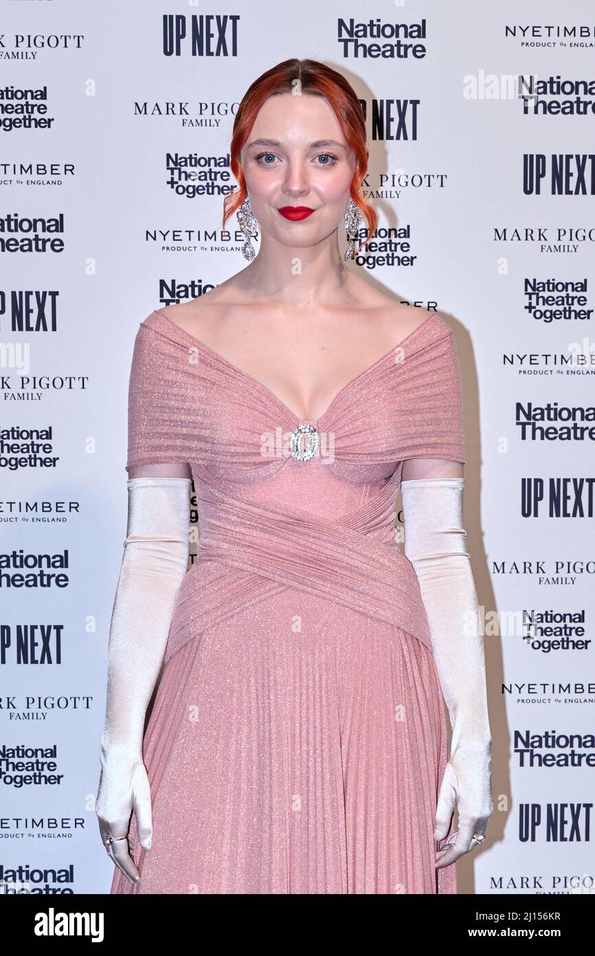 London, Vereinigtes Königreich . 22 März, 2022 . Kat Ronney bei der National Theatre Up Next Gala im National Theatre Southbank Credit: Alan D West/Alamy Live News Stockfoto