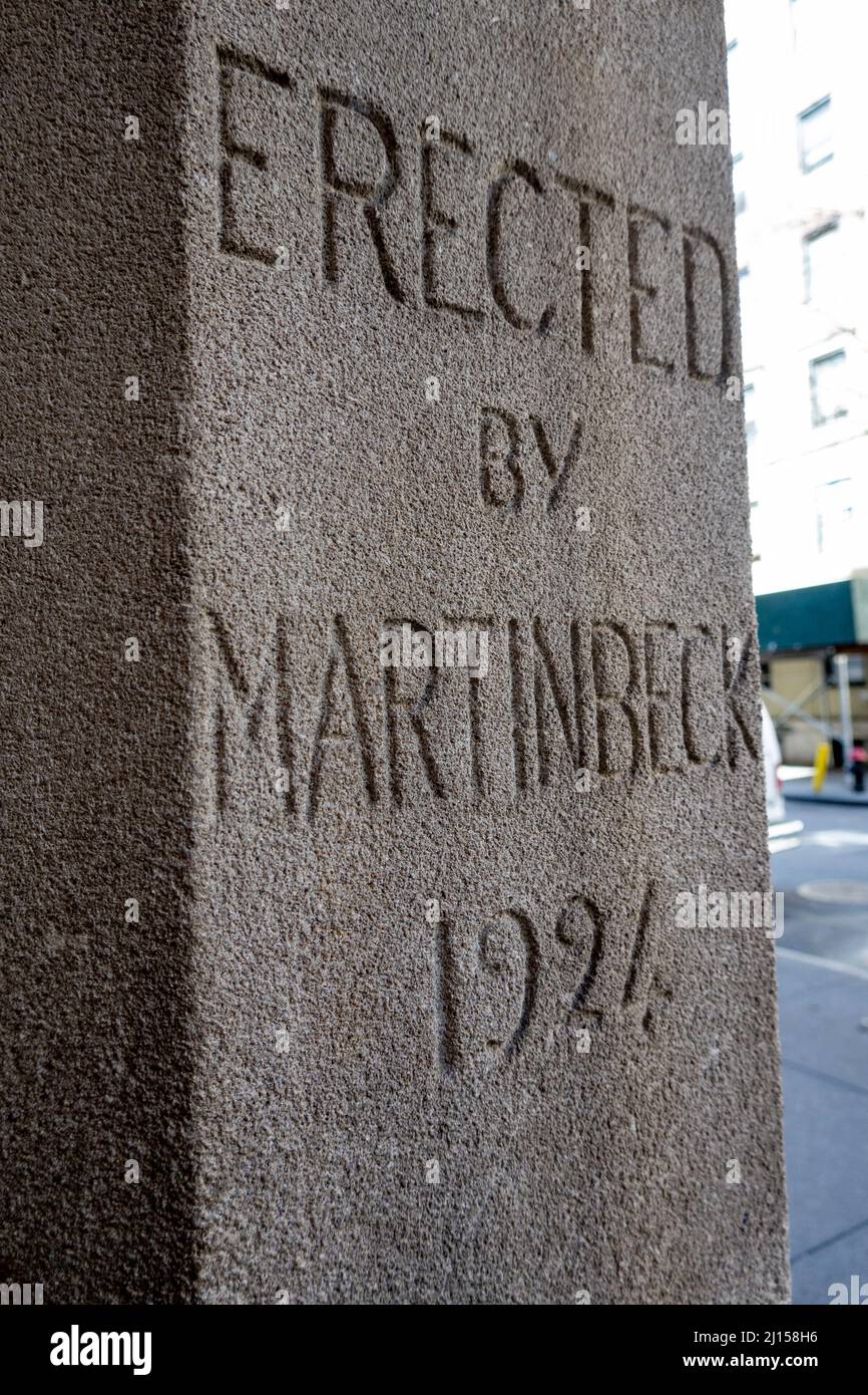 Das al Hirschfeld Theatre befindet sich am Times Square, New York City