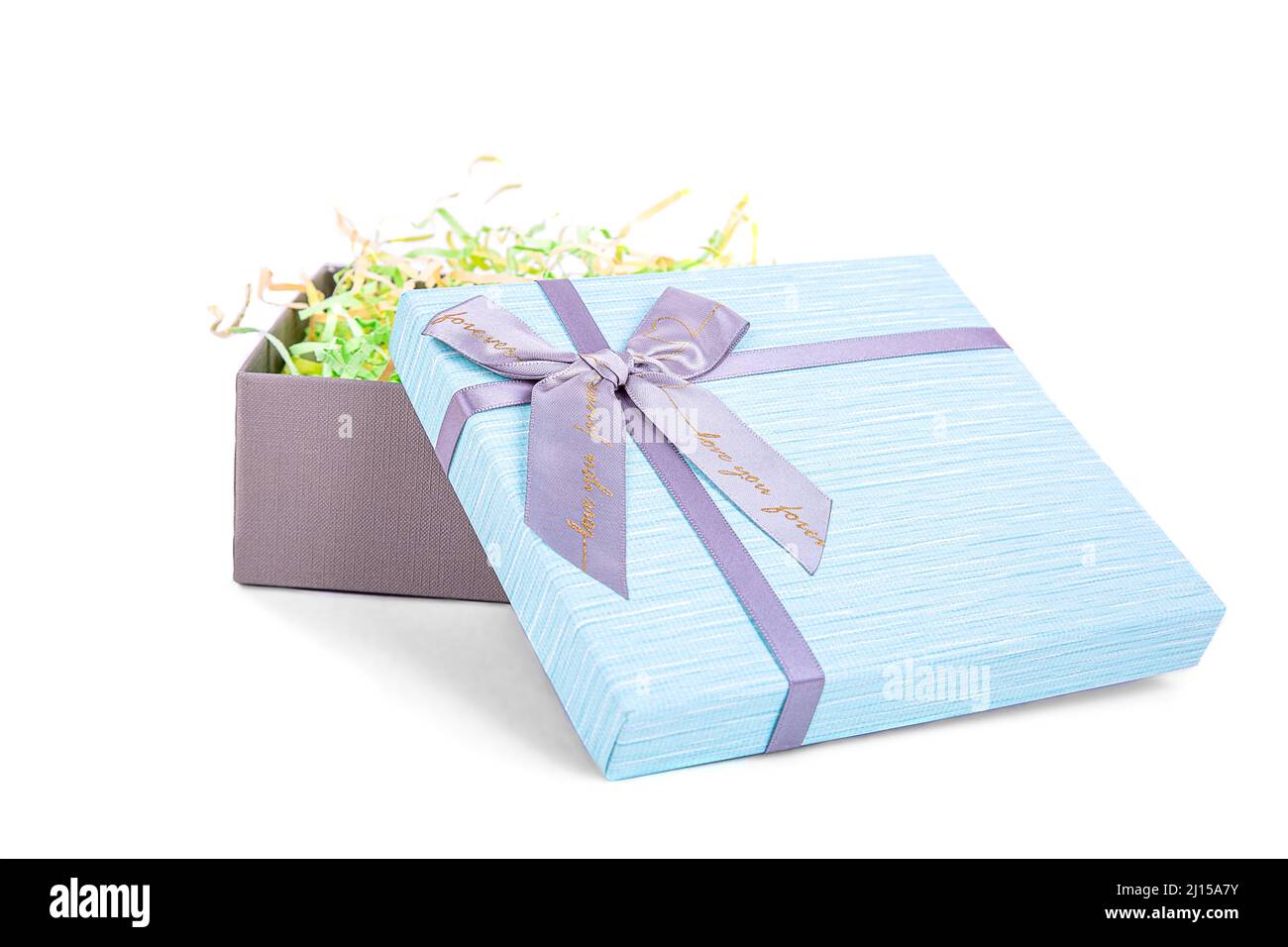 Offene grau-blaue Geschenkbox mit Schleife auf weißem Hintergrund Stockfoto